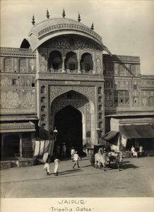 Old-Tripolia-Gate-Jaipur